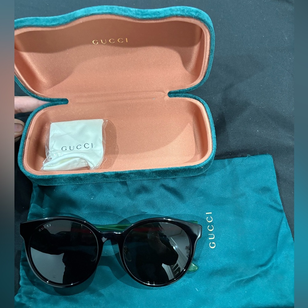 Gucci Sunglasses - Picture 5 of 6